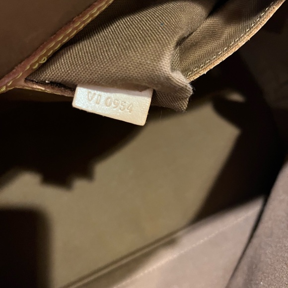 Louis Vuitton Alma Bag - Picture 9 of 13